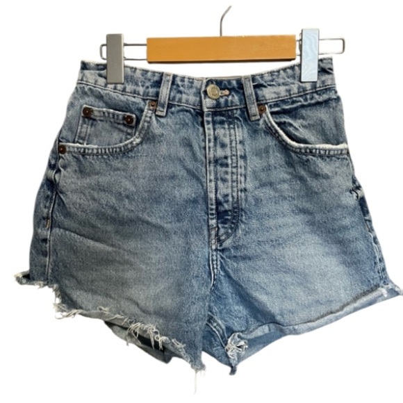 Zara Denim Blue Jean Shorts Distressed High-Waisted Women’s Size 2 - Picture 1 of 7
